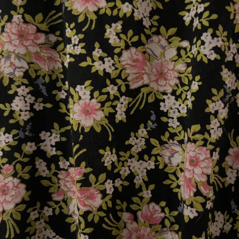Sweet, floral, 90’s grunge inspired dress
